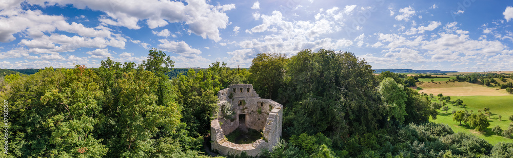 Burgruine Geyersburg Ruine Burg Schloss im Wald bei Untermünkheim Schwäbisch Hall Burgruine Geyersburg Ruine Burg Schloss im Wald bei Untermünkheim Schwäbisch Hall