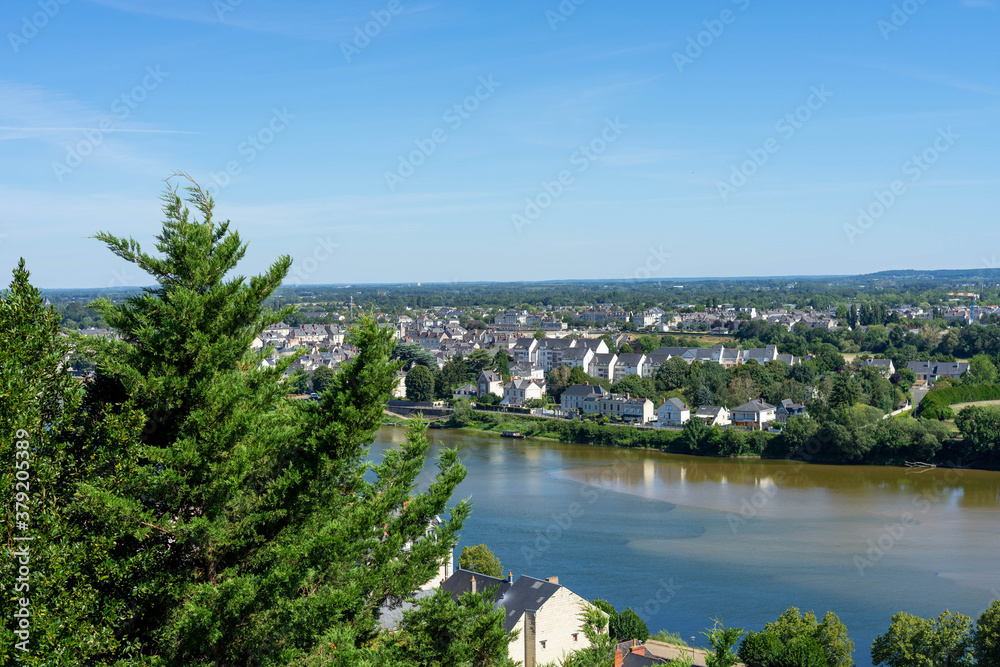 Vue de la Loire et de la ville de Saumur