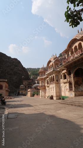 Wallpaper Mural temple Torontodigital.ca