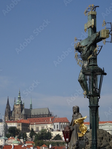 Blick von der Prager Karlsbrücke zum St.-Veits-Dom