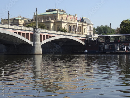 historische Moldaubrücken in Prag