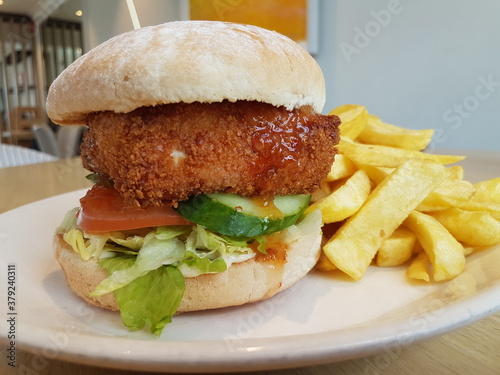 halloumi burger