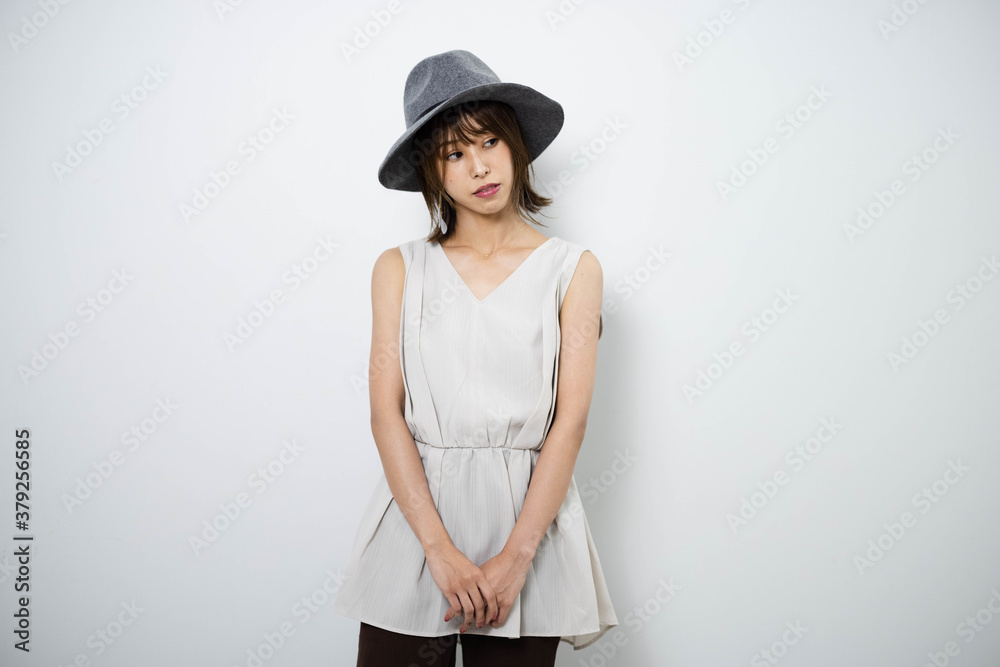 帽子の女性 帽子の女性
