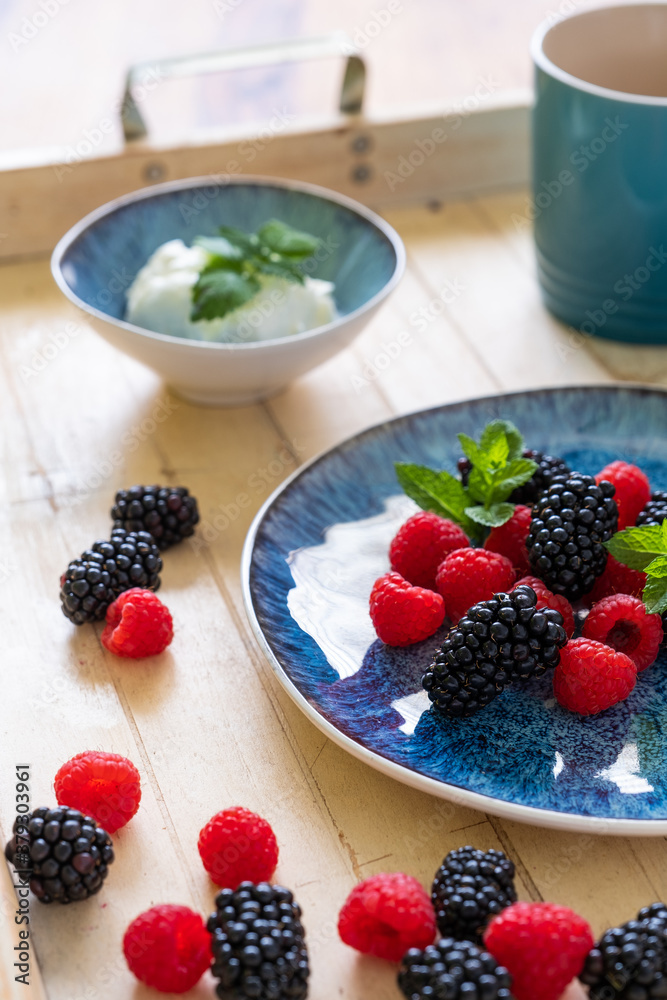 Himbeeren und Brombeeren Frühstück Himbeeren und Brombeeren Frühstück