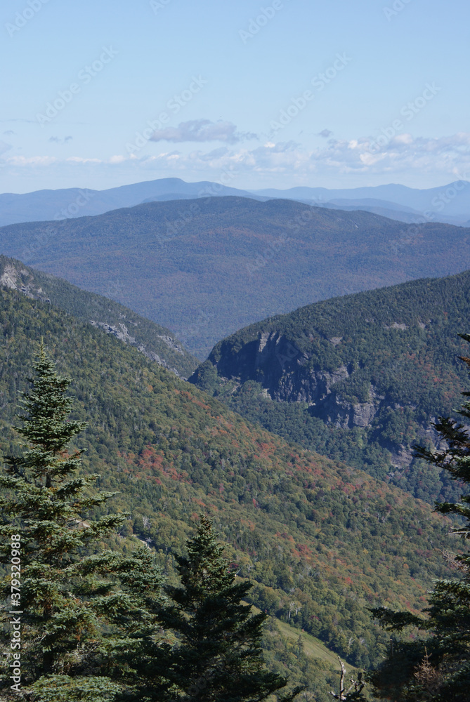 Fototapeta premium A view of Smugglers Notch in Vermont