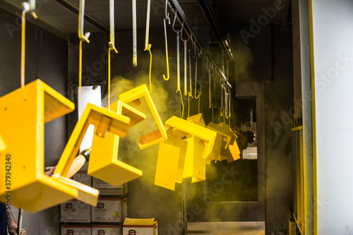 Spray paint product powder coating
