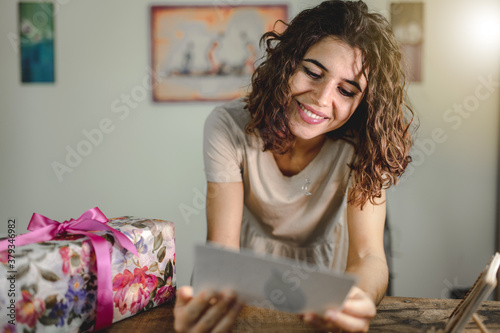Canvas Print Close-up woman receive gift box