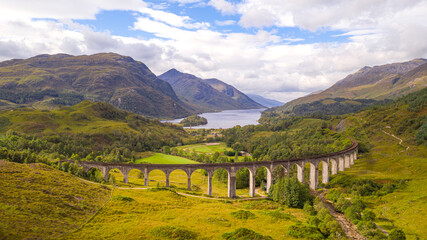 Keuken achterwand Glenfinnanviaduct Uitzicht op Glenfinnan en Loch Shiel  © Foto-Jagla.de