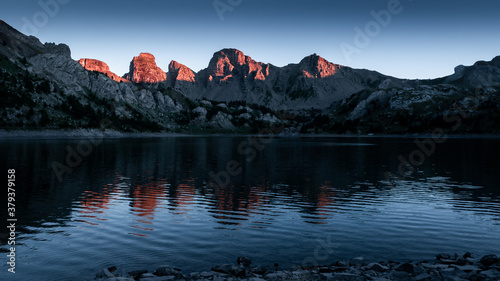 Sunset on Allos lake in the moutains © Emeline