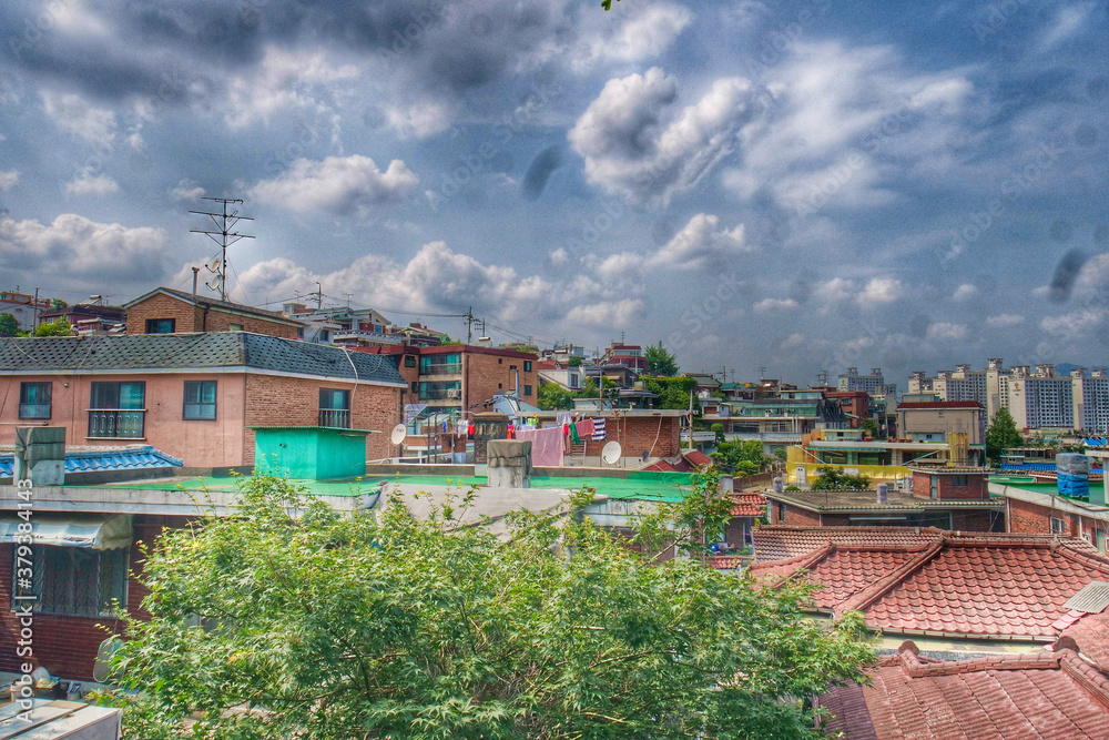 Obraz premium 닮고 싶지 않은 우중충한 날