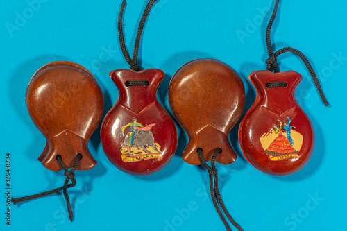Obraz na płótnie Close up of Spanish castanets isolated on background w salonie