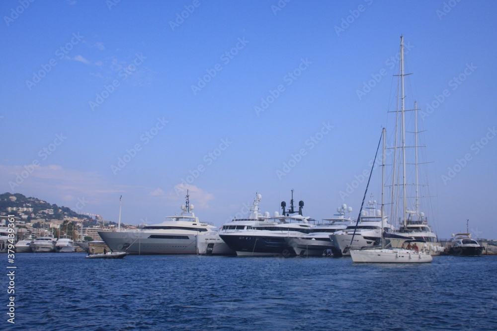 bateaux dans le port de Cannes