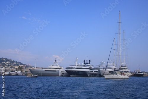 bateaux dans le port de Cannes