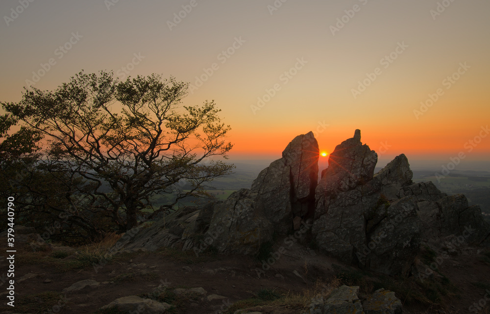 Sonnenuntergang am Pferdskopf in der hessischen Rhön
