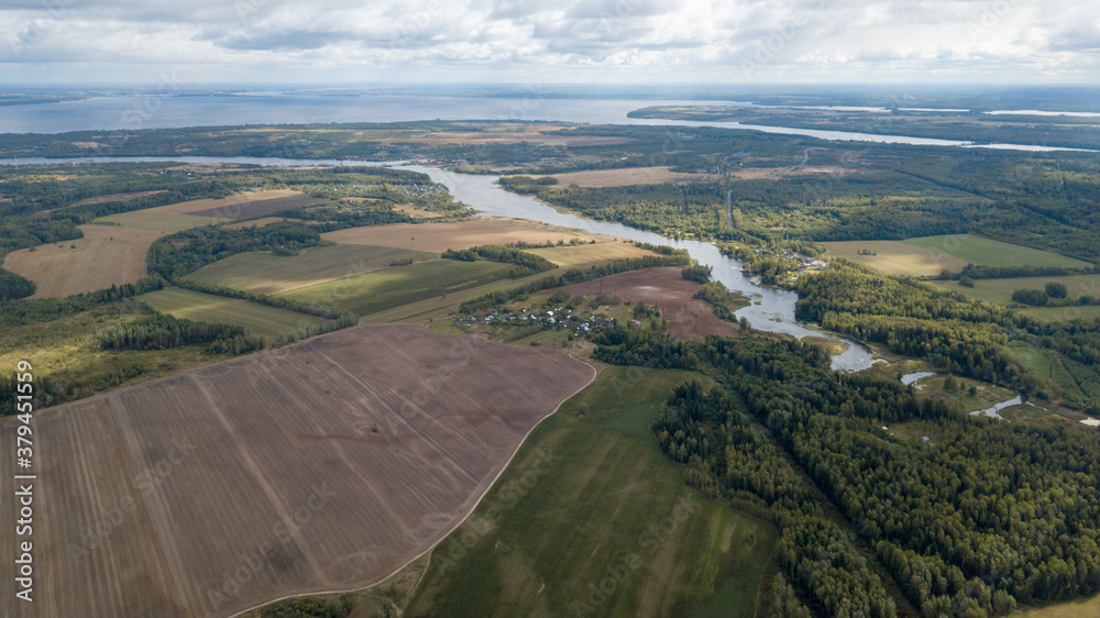 Riverview Sanahta, which flows into the Gorkovskoye reservoir