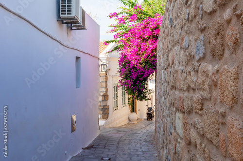 Fototapeta Naklejka Na Ścianę i Meble -  Narrow streets of Lindos old town, Rhodes island, Greece