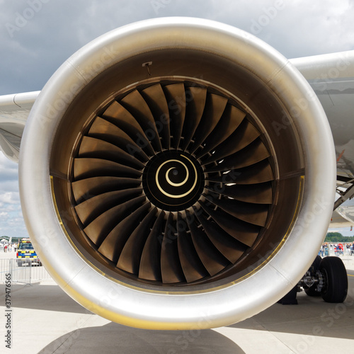 engine of airplane