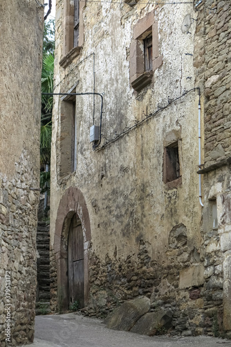 Fototapeta Naklejka Na Ścianę i Meble -  Small medieval village of Arrés, route of the Aragonés Path, province of Huesca, autonomous community of Aragon, Spain