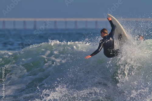 Φωτογραφία Surfing at Rincon point in California 3-30-2010