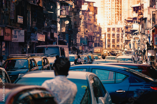 Obraz na plátně Crowded streets of mumbai