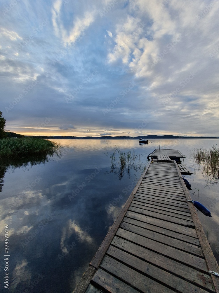Fototapeta premium pier on the lake