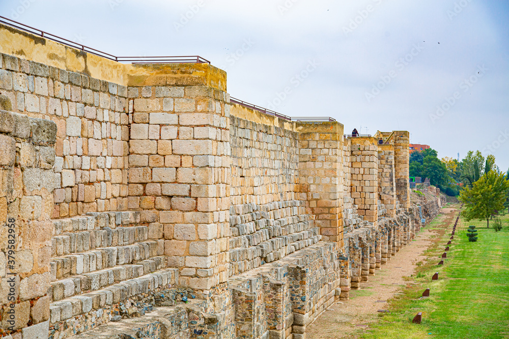 Muralla defensiva de antigua ciudad medieval StockFoto Adobe Stock