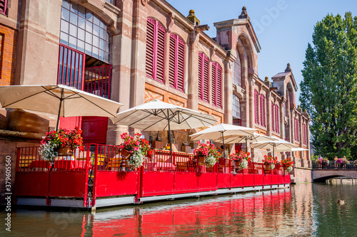 Promenade en barque dans La petite Venise à Colmar photo