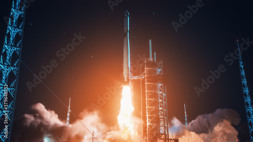Fotografía Launch Pad Complex: Successful Rocket Launching with Crew on a Space Exploration Mission