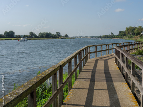 Kessel an der Maas in den Niederlanden photo