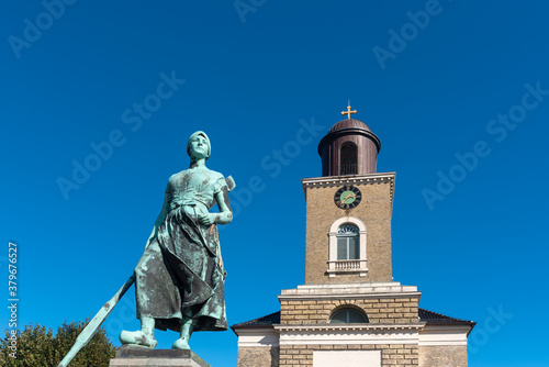 Laundress Tine and St. Mary's Church in Husum