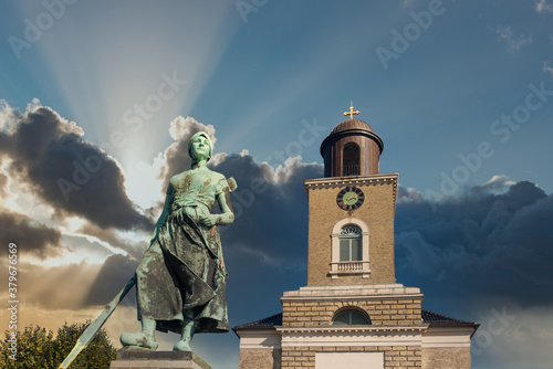 Laundress Tine and St. Mary's Church in Husum