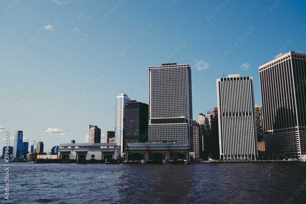 Fototapeta premium Skyscrapers and river in New York City