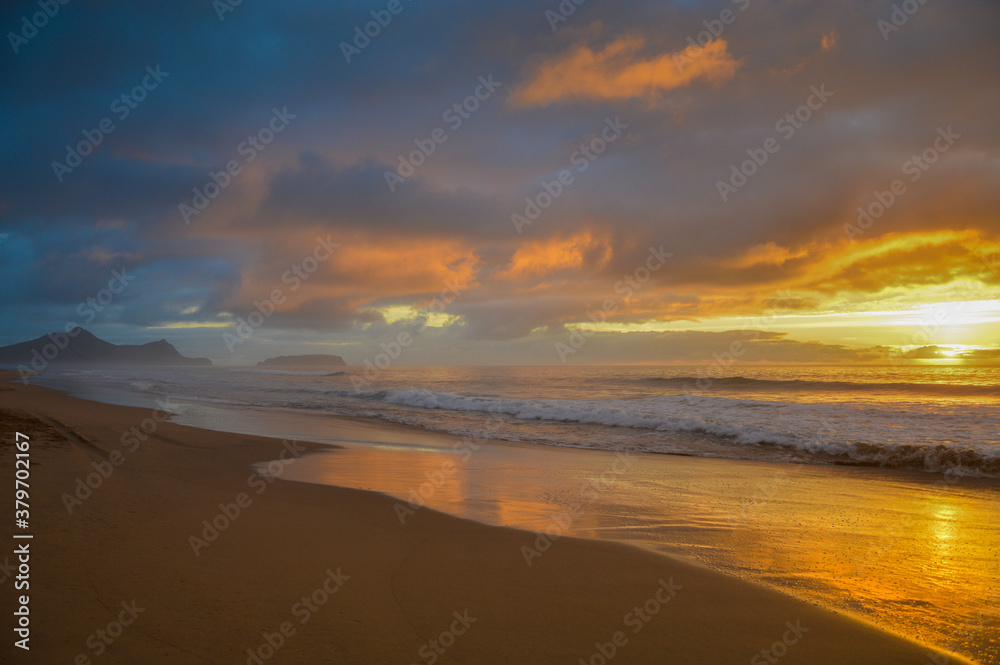 Spiaggia di Portosanto con nuvole