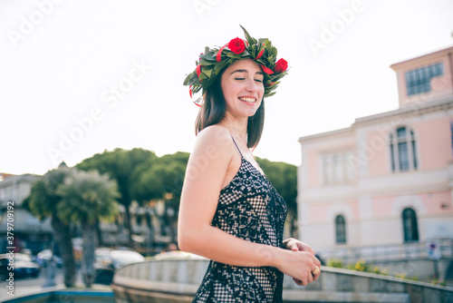 Laurea con corona d'alloro in medicina e chirurgia photo