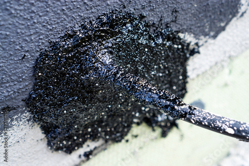 Bitumen Dickbeschichtung photo