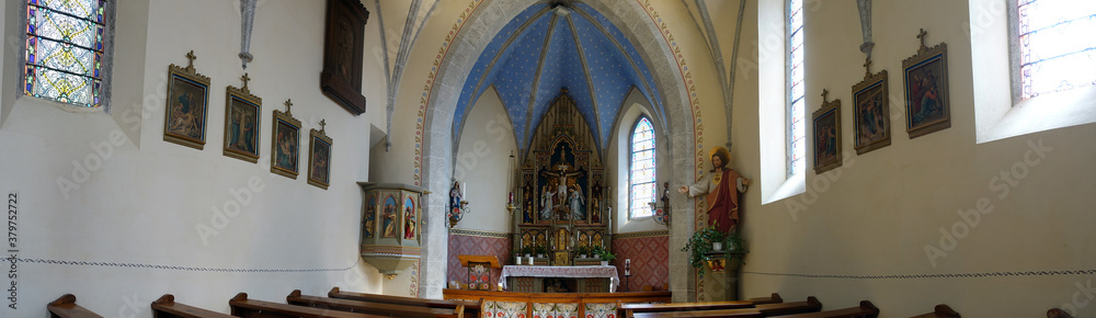 Kirche zur Heiligen Dreifaltigkeit in Vellau