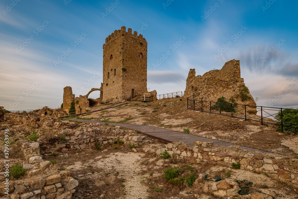 Il castello di Cefalà Diana al crepuscolo, provincia di Palermo IT	