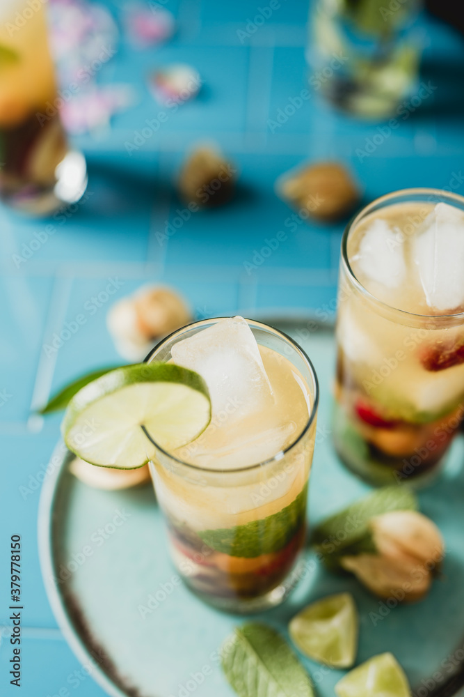 Mint iced tea with fruits