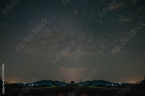 starry night sky © Tongsai Tongjan