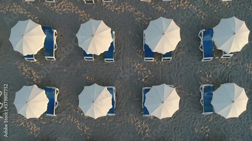Estate, mare, spiaggia ombrelloni, stabilimento balneare. italia, costa, vacanza - Summer, sea, beach umbrellas, bathing establishment. Italy, coast, vacation. AERIAL SHOOTING WITH DRONE