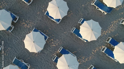 Estate, mare, spiaggia ombrelloni, stabilimento balneare. italia, costa, vacanza - Summer, sea, beach umbrellas, bathing establishment. Italy, coast, vacation. AERIAL SHOOTING WITH DRONE