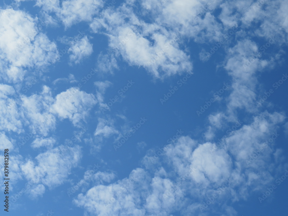 Obraz premium ein Herz aus Wolken, Schönwetterwolken