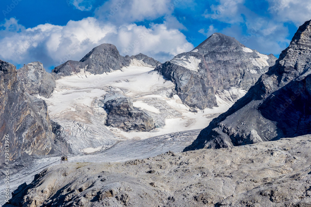 Obraz premium Italy, Stelvio National Park. Famous road to Stelvio Pass in Ortler Alps.