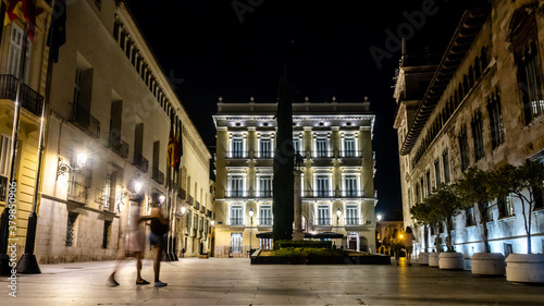 Plaza de Manises in Valencia bei Nacht