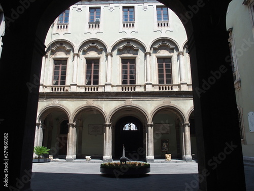 Patio im Rathaus von Catania Sizilien