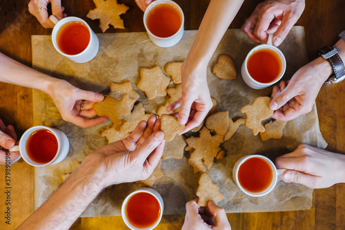 Tea-drinking with Christmas cookies