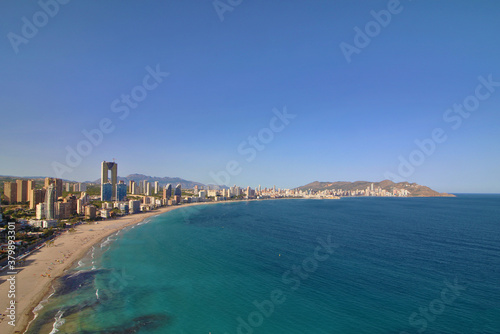 Playa de Poniente, Benidorm, España © Bentor