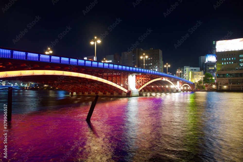 Fototapeta premium 隅田川夜景 吾妻橋ライトアップ 浅草 隅田 隅田公園 隅田川テラス