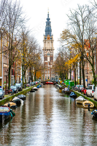 Canvas Print Beautiful canals and buildings near Nieuwmarkt  in Amsterdam , Netherlands