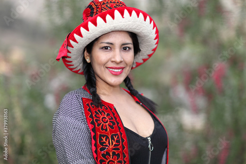 Peruanerin aus Arequipa mit traditioneller Tracht.